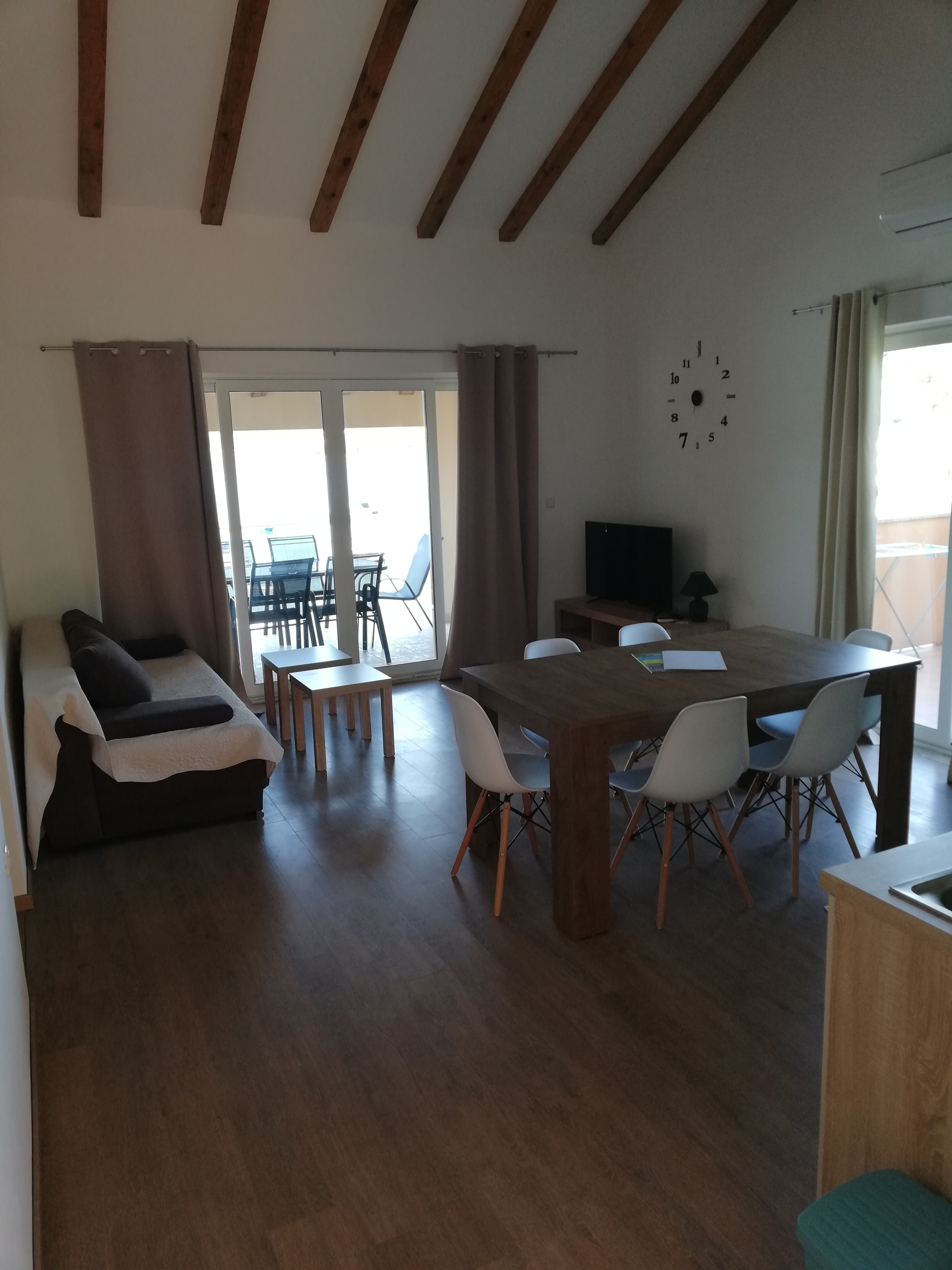 Three bedroom apartment near beach Supetarska Draga - Donja, Rab (A-17201-b)