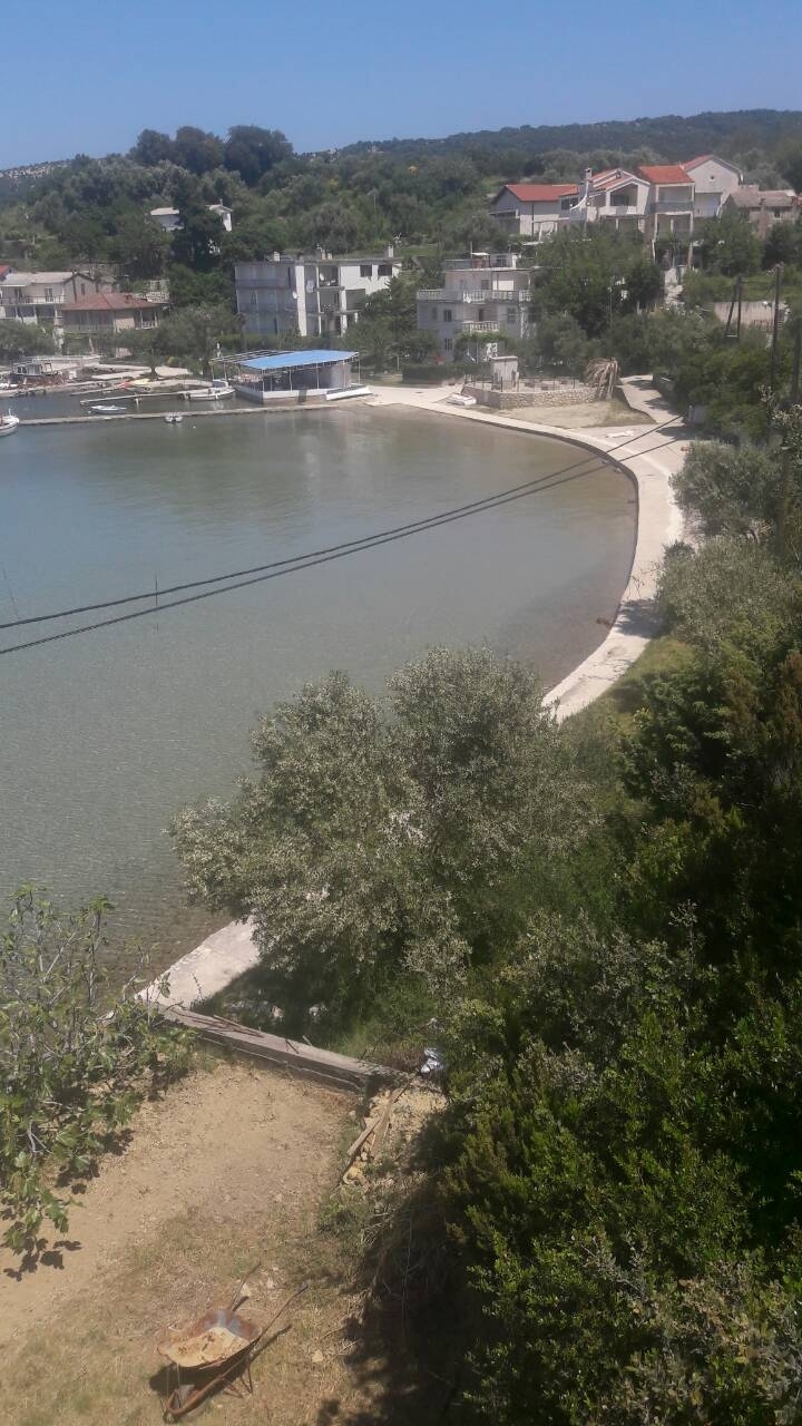 Three bedroom apartment near beach Supetarska Draga - Donja, Rab  A-b