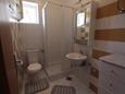 Ванная комната Novalja, Ванная комната в размещении типа room, WiFi.