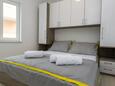 Спальня 1 Novalja, Спальня 1 в размещении типа apartment, WiFi.
