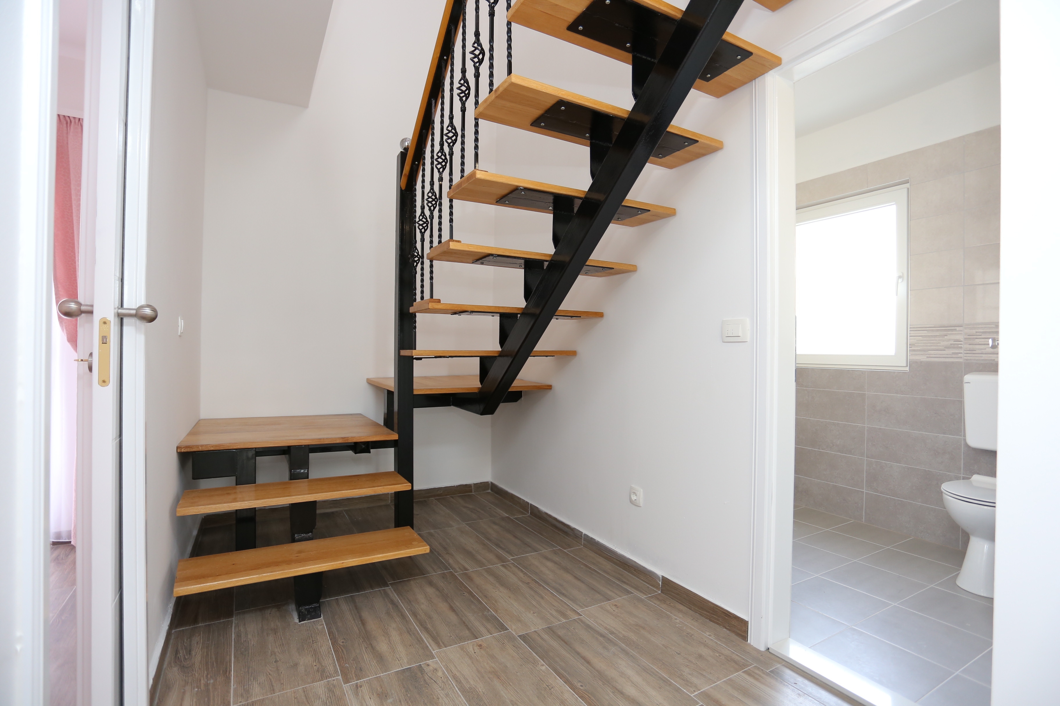 Four bedroom house with terrace and sea view Slatine, Čiovo  K