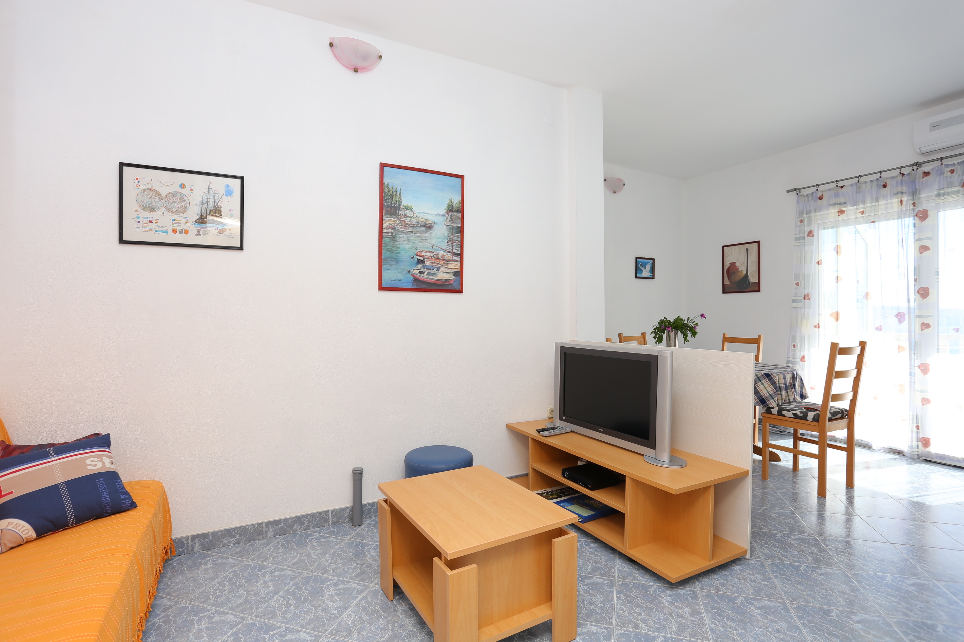 One bedroom apartment with terrace and sea view Okrug Donji (Čiovo) (A-17232-a) One bedroom apartment with terrace and sea view Okrug Donji (Čiovo) (A-17232-a)