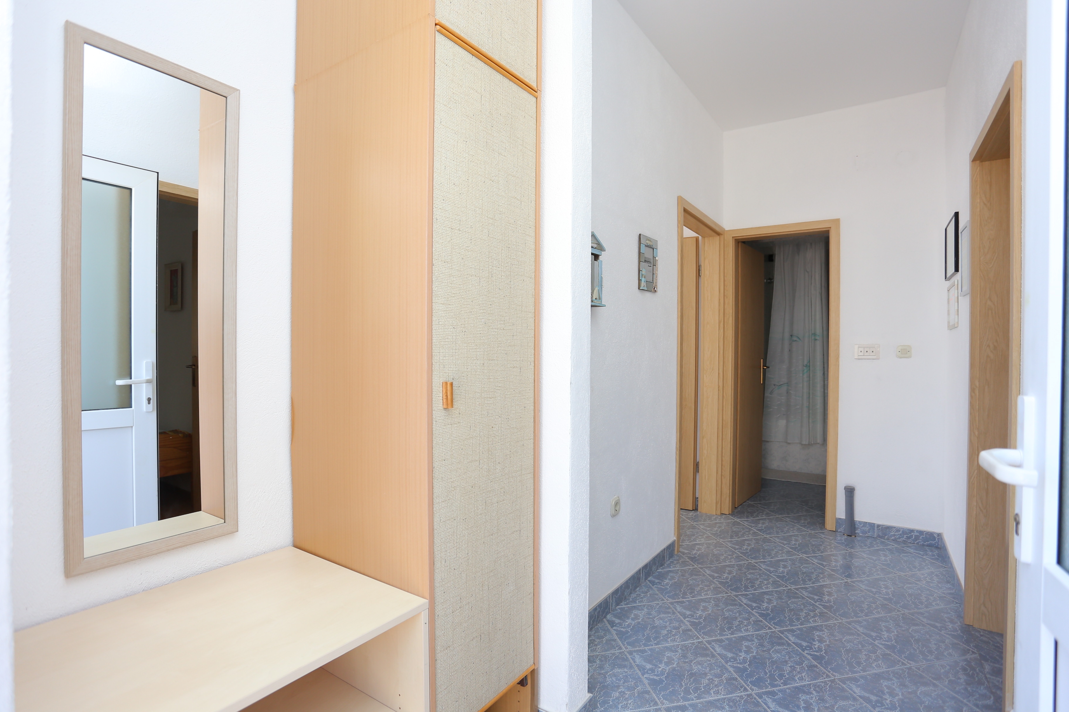 Two bedroom apartment with terrace and sea view Okrug Donji, Čiovo  A-b
