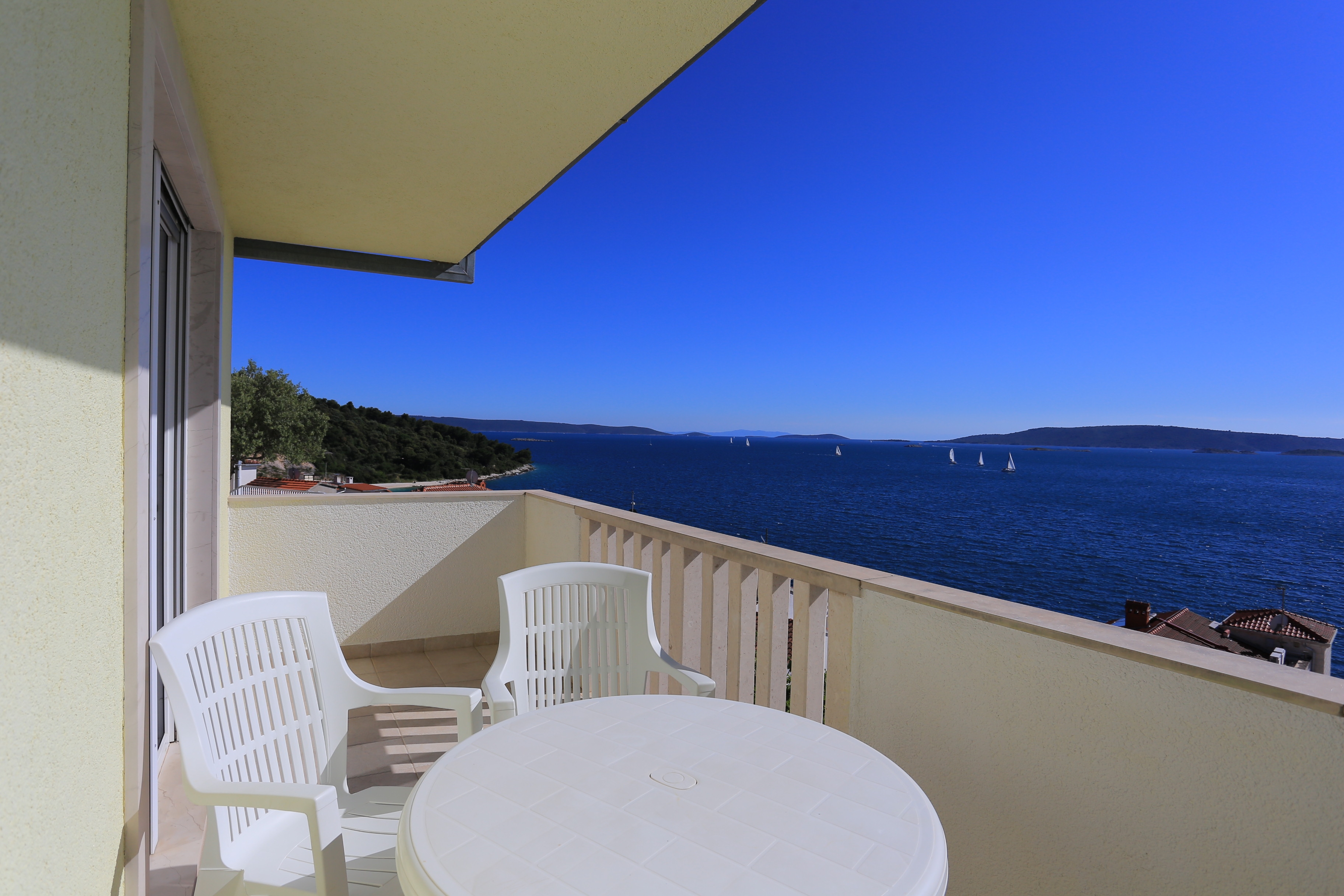 Two bedroom apartment with terrace and sea view Okrug Donji, Čiovo  A-b