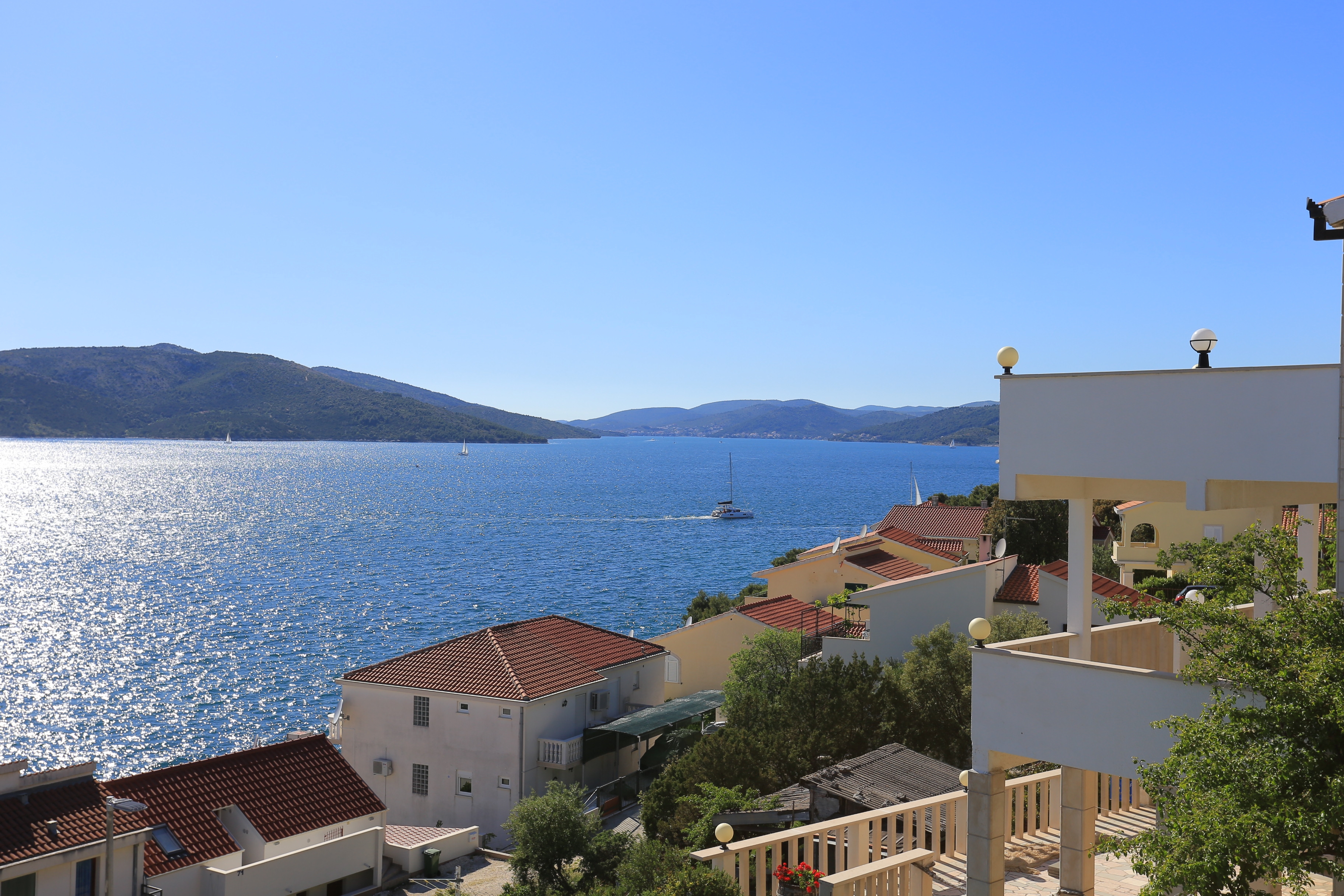 Two bedroom apartment with terrace and sea view Okrug Donji, Čiovo  A-b