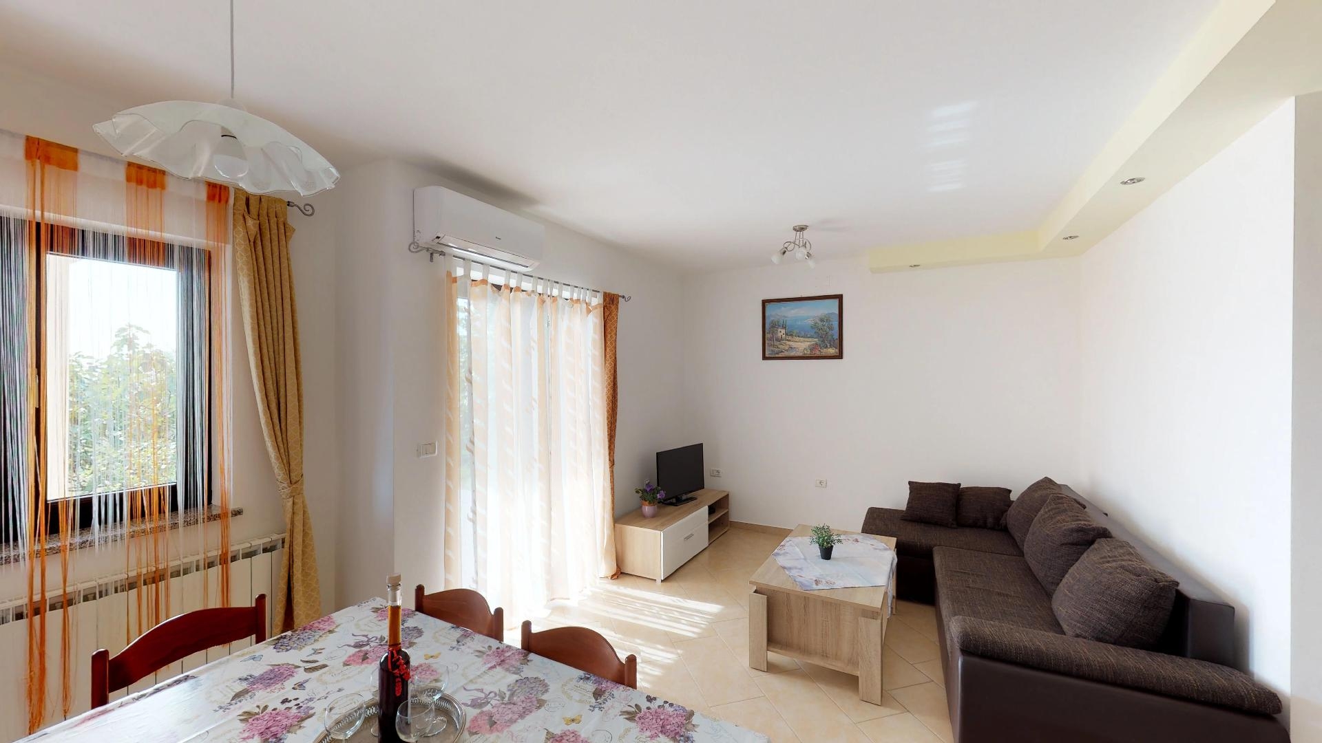 Two bedroom apartment with terrace Vilanija, Umag (A-17240-b)