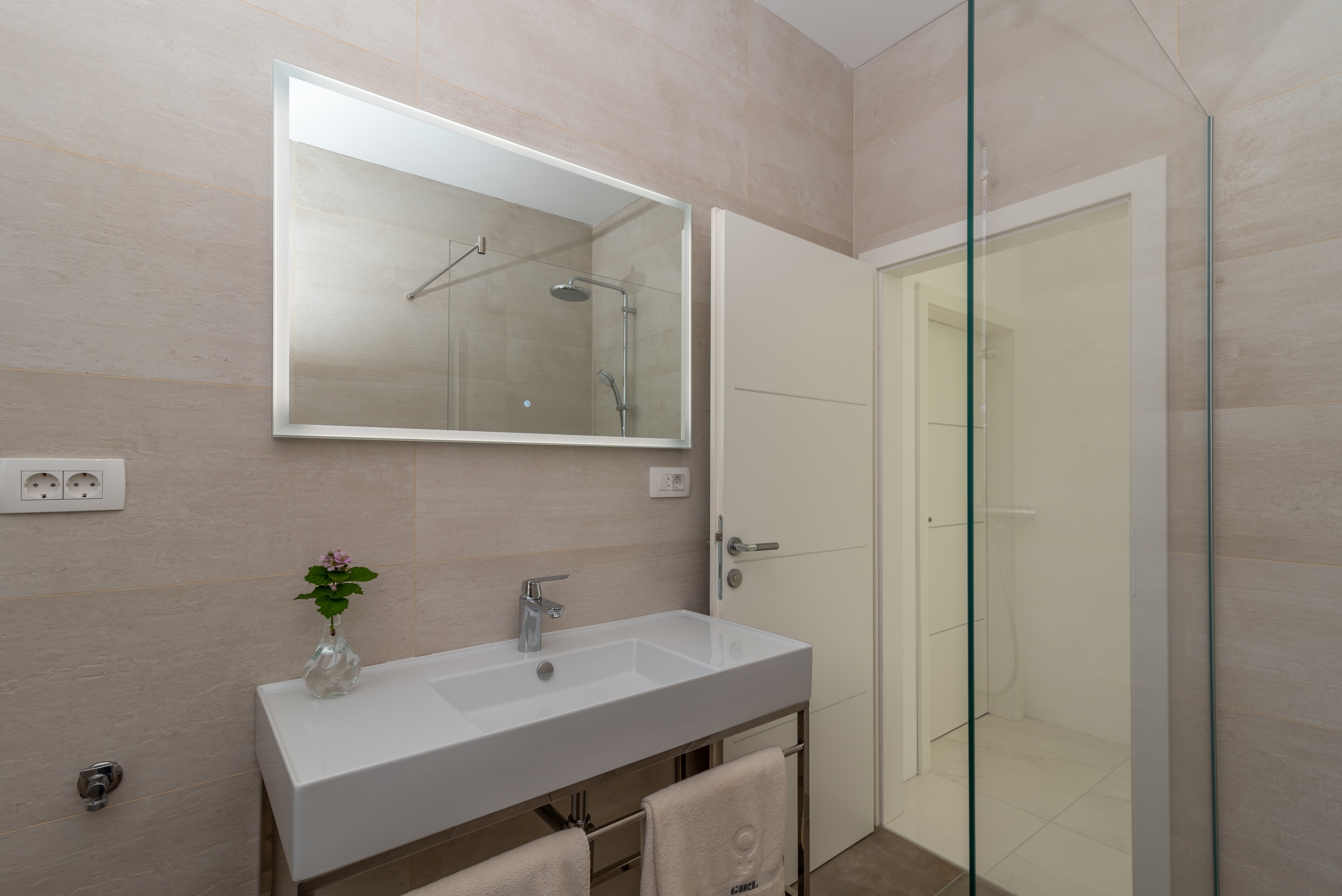 Four bedroom house with terrace and sea view Trogir  K