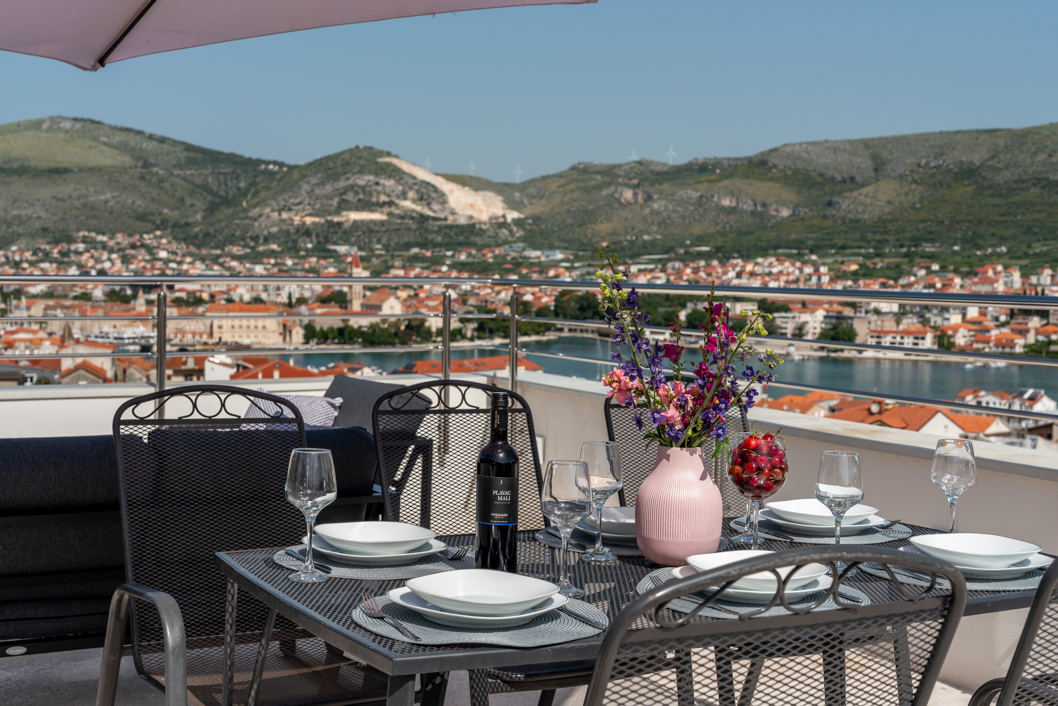 Four bedroom house with terrace and sea view Trogir  K