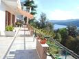 Rabac, Terrasse dans l’hébergement en type apartment, avec la vue sur la mer, animaux acceptés et WiFi.