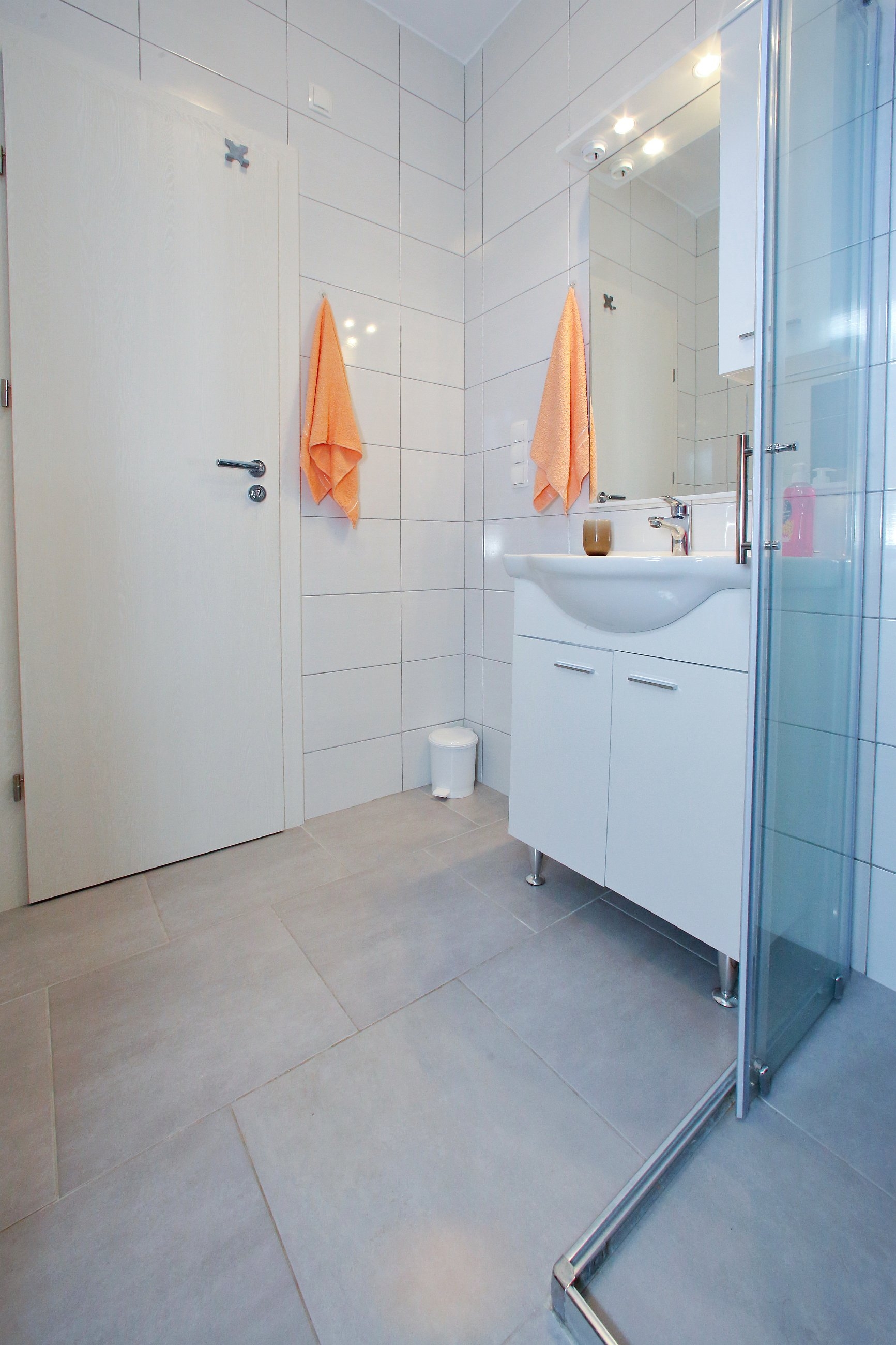 One bedroom apartment with terrace and sea view Bibinje, Zadar  A-b