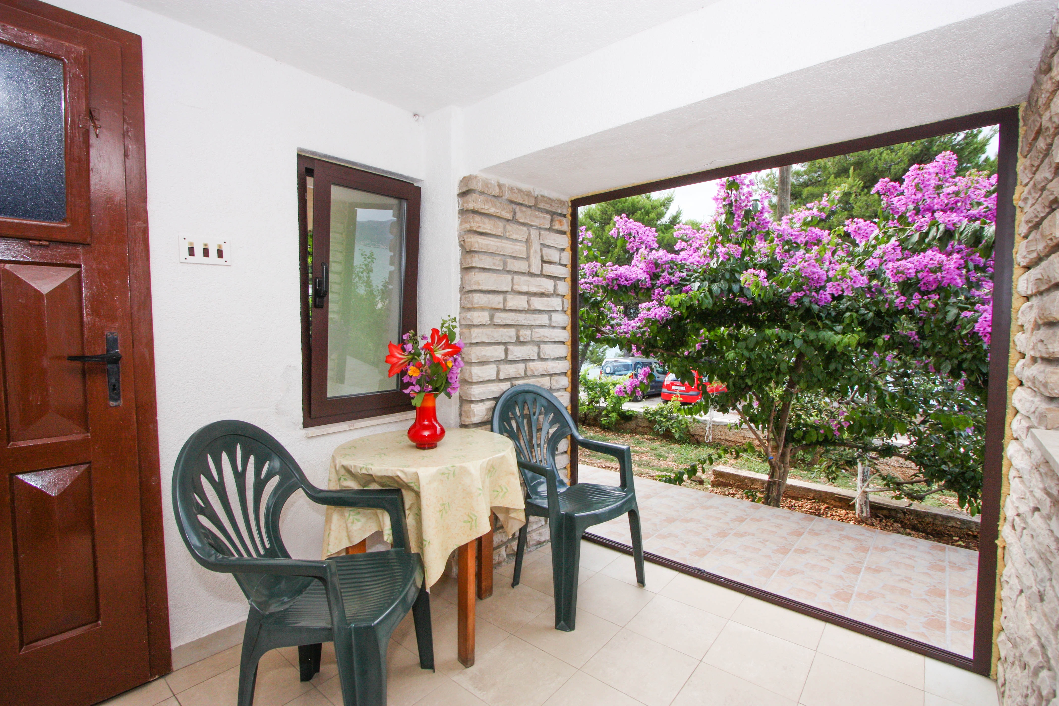 One bedroom apartment near beach Arbanija, Čiovo (A-17280-b)