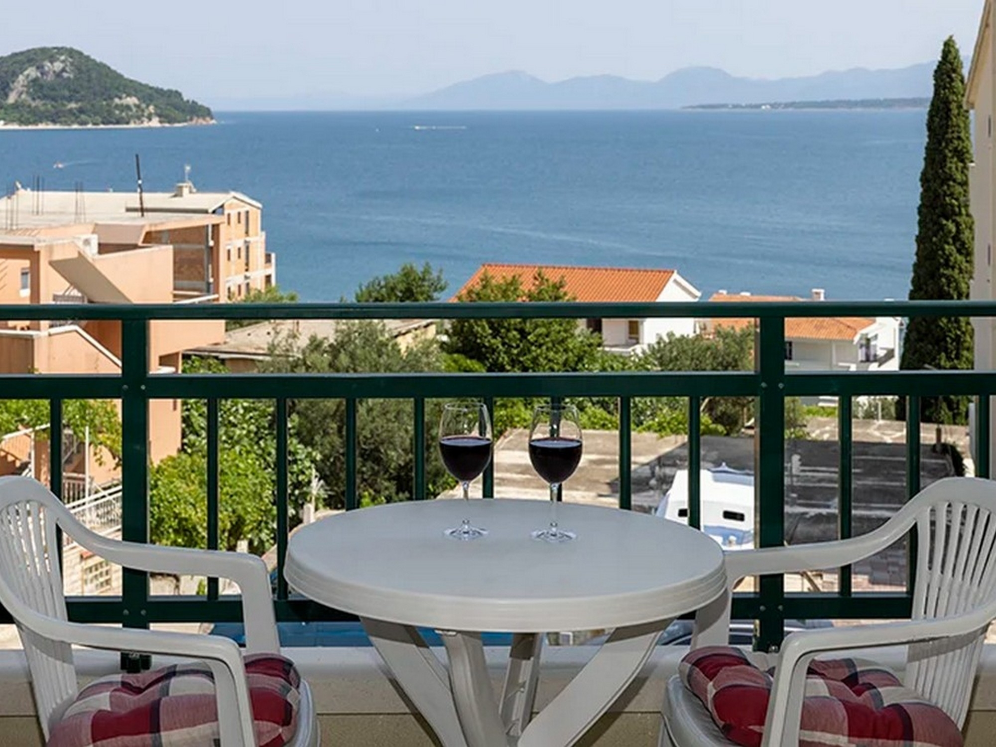 Two bedroom apartment with terrace and sea view Igrane, Makarska  A-a