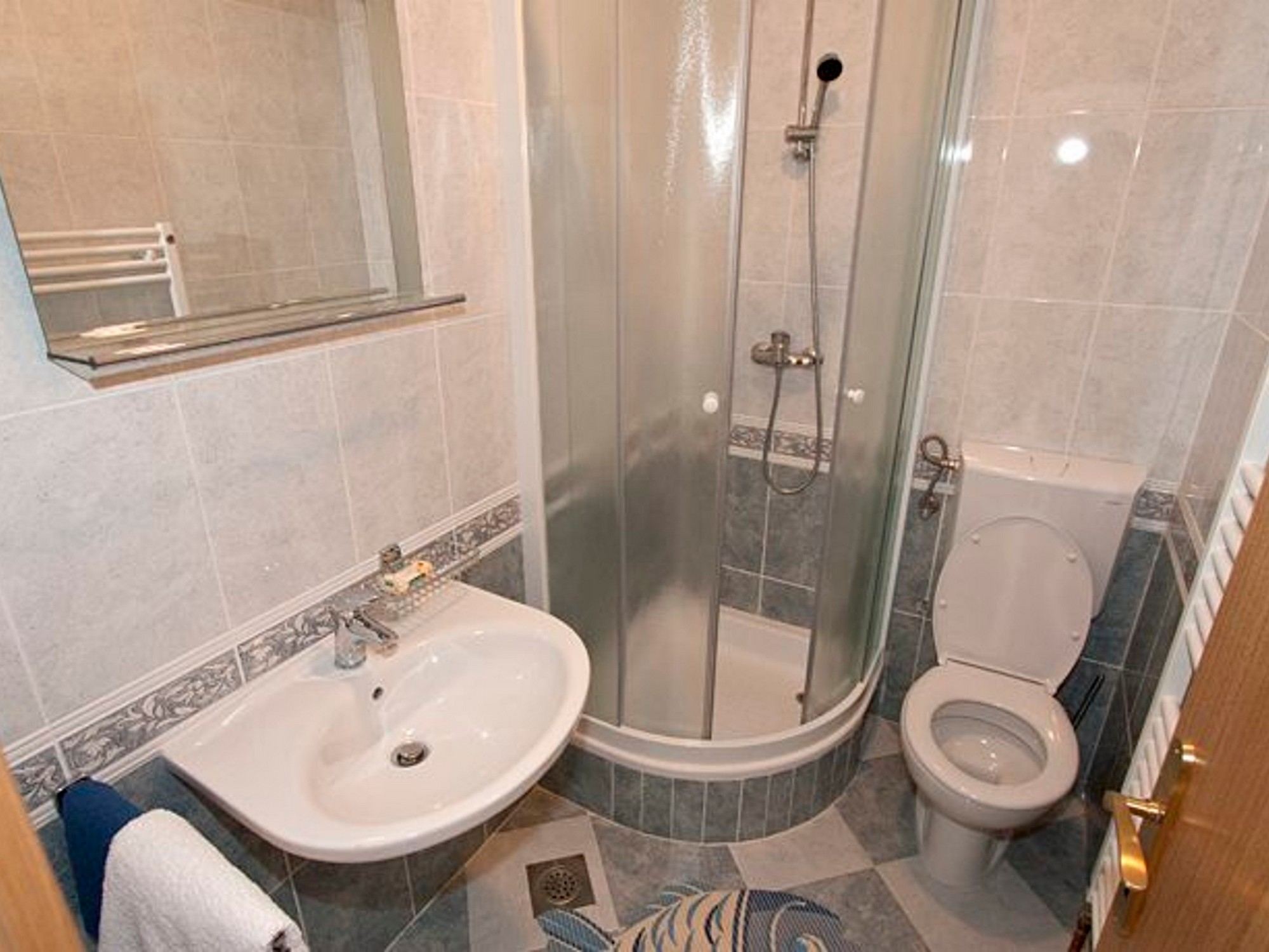 Two bedroom apartment with terrace and sea view Igrane, Makarska  A-b