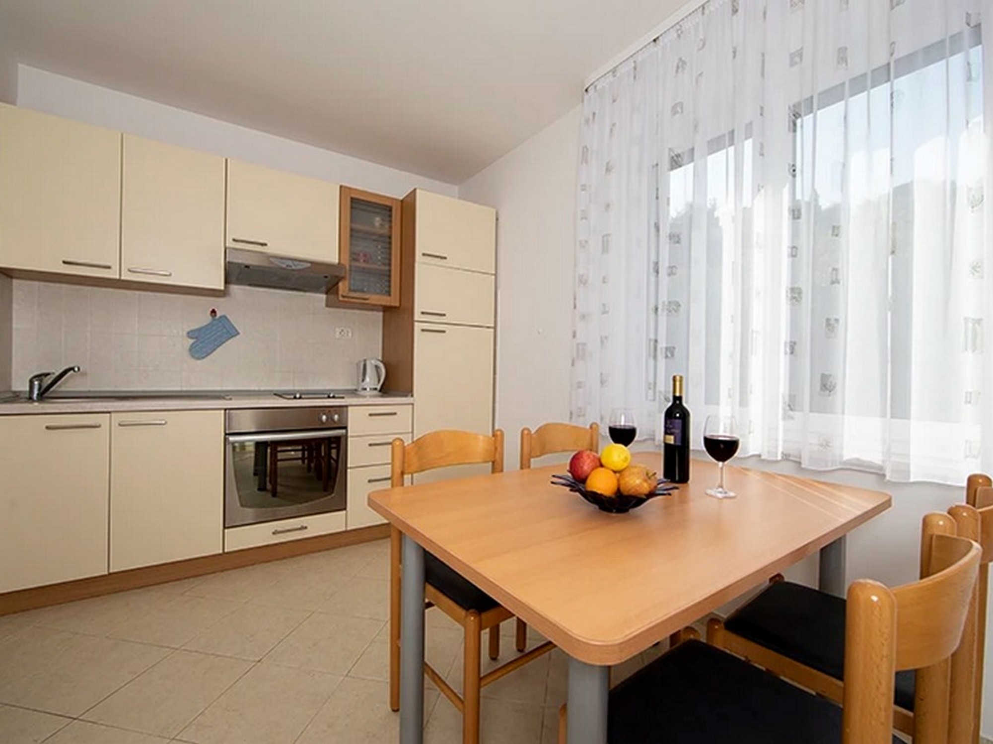 Two bedroom apartment with terrace and sea view Igrane, Makarska (A-17292-b) Two bedroom apartment with terrace and sea view Igrane, Makarska (A-17292-b)