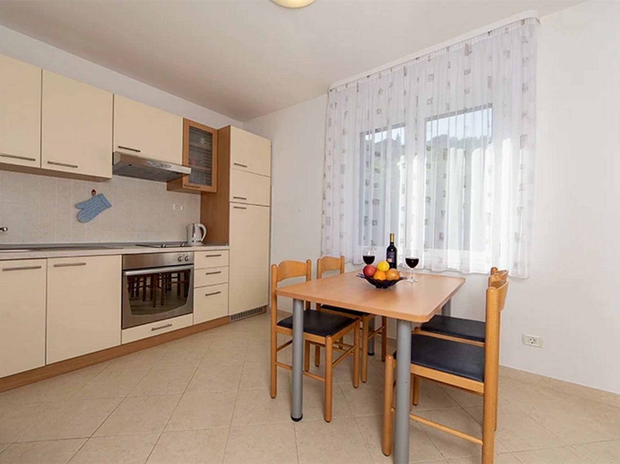 Top Makarska Igrane Top Makarska Igrane