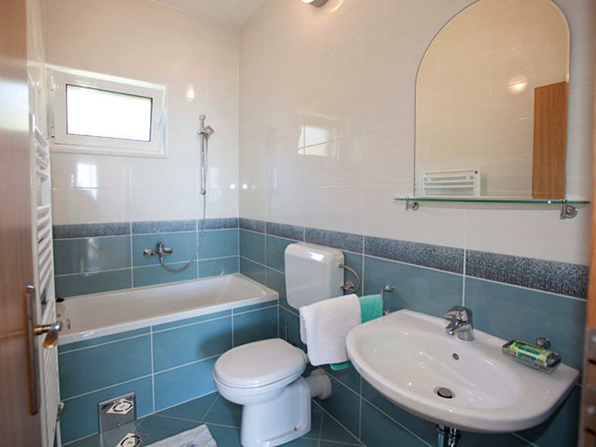 Two bedroom apartment with terrace and sea view Igrane, Makarska  A-c