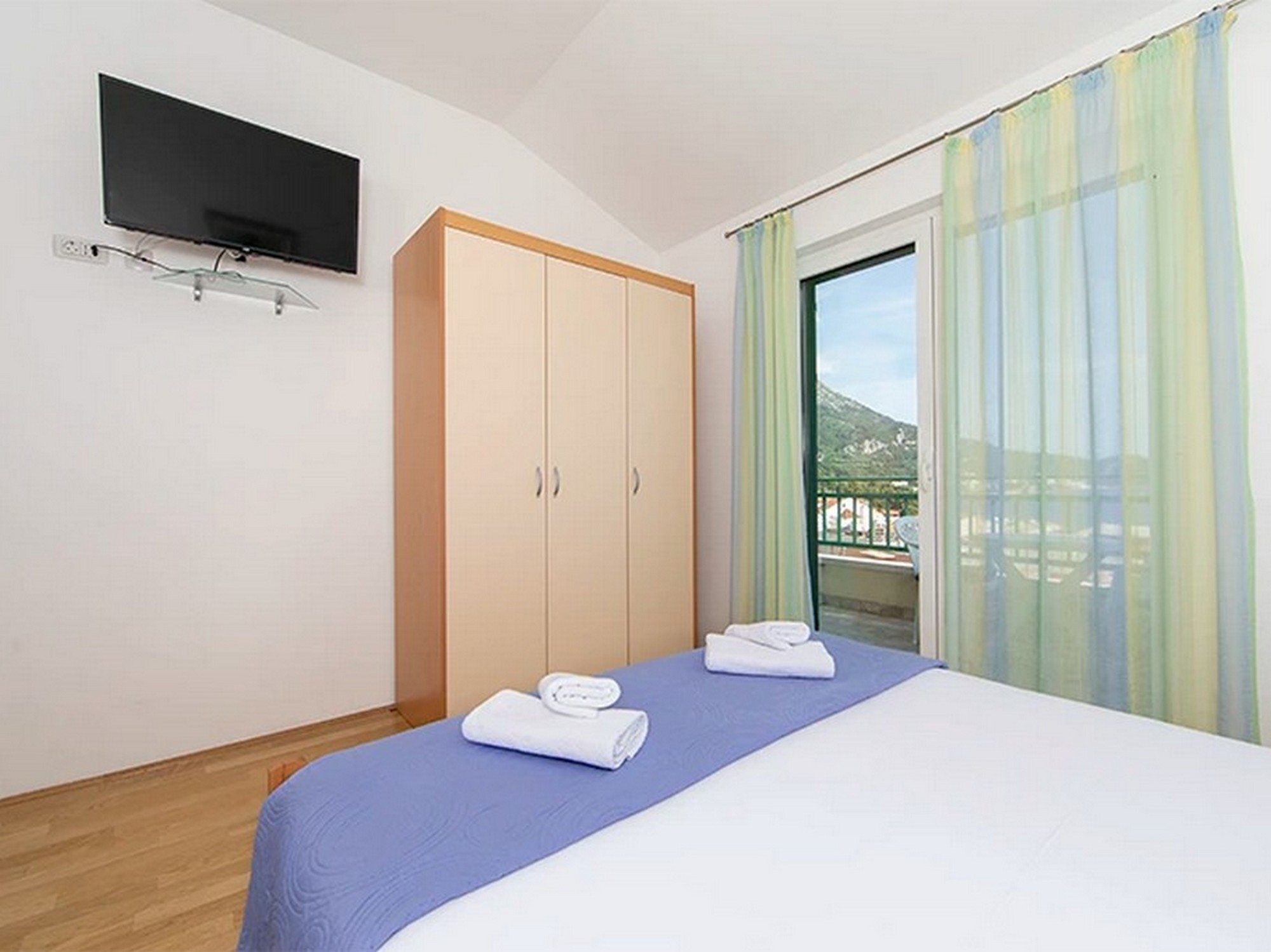 Two bedroom apartment with terrace and sea view Igrane, Makarska  A-c