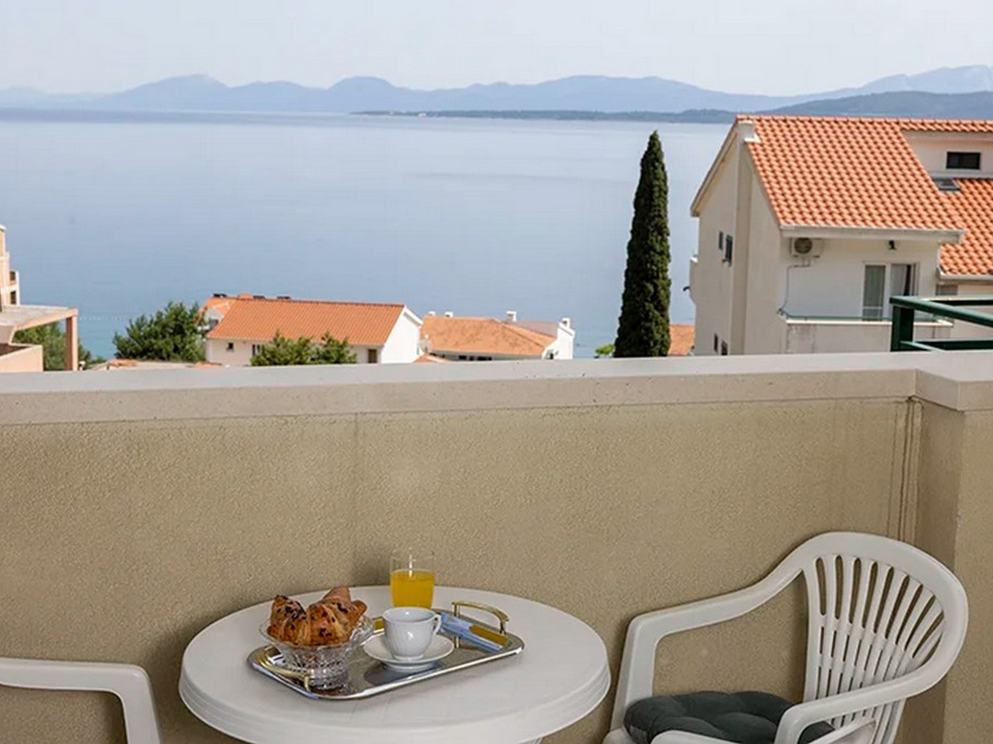Two bedroom apartment with terrace and sea view Igrane, Makarska  A-c