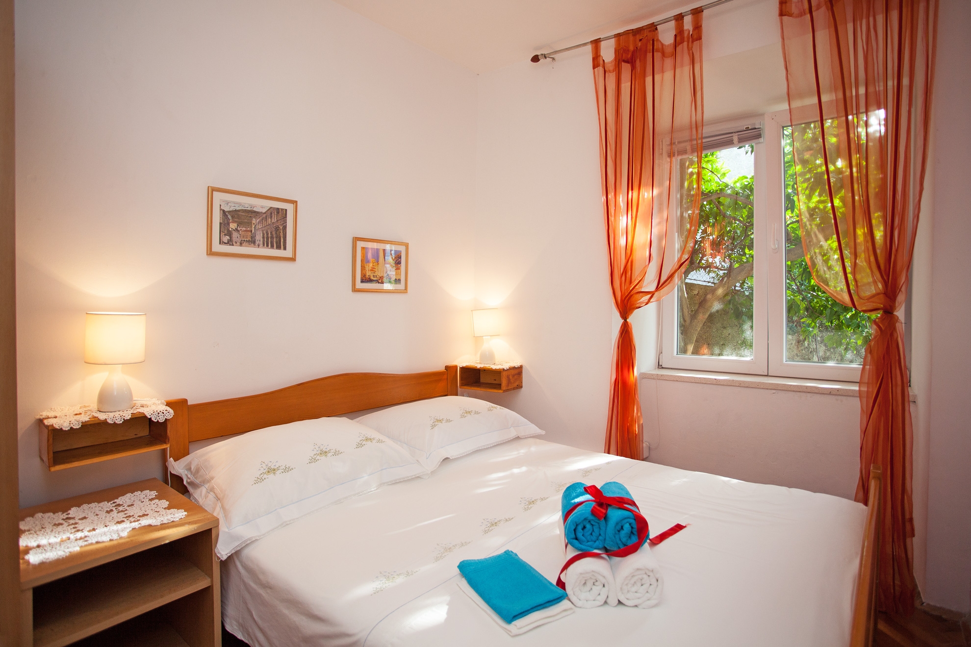 Three bedroom apartment near beach Sustjepan, Dubrovnik  A-a