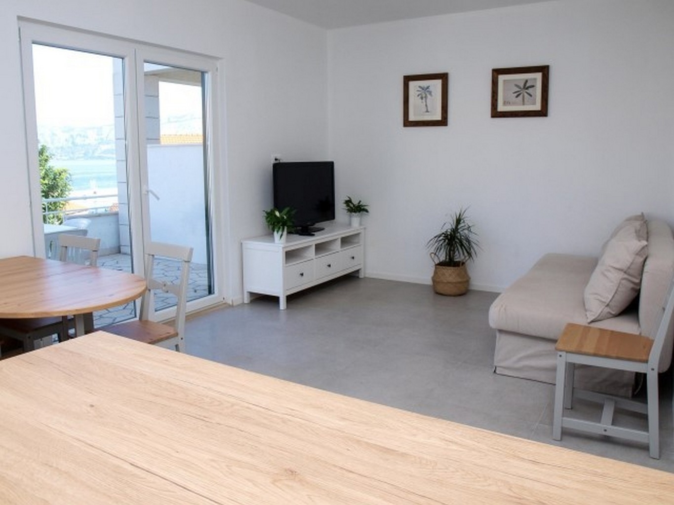 Two bedroom apartment with terrace and sea view Postira, Brač (A-17323-d) Two bedroom apartment with terrace and sea view Postira, Brač (A-17323-d)