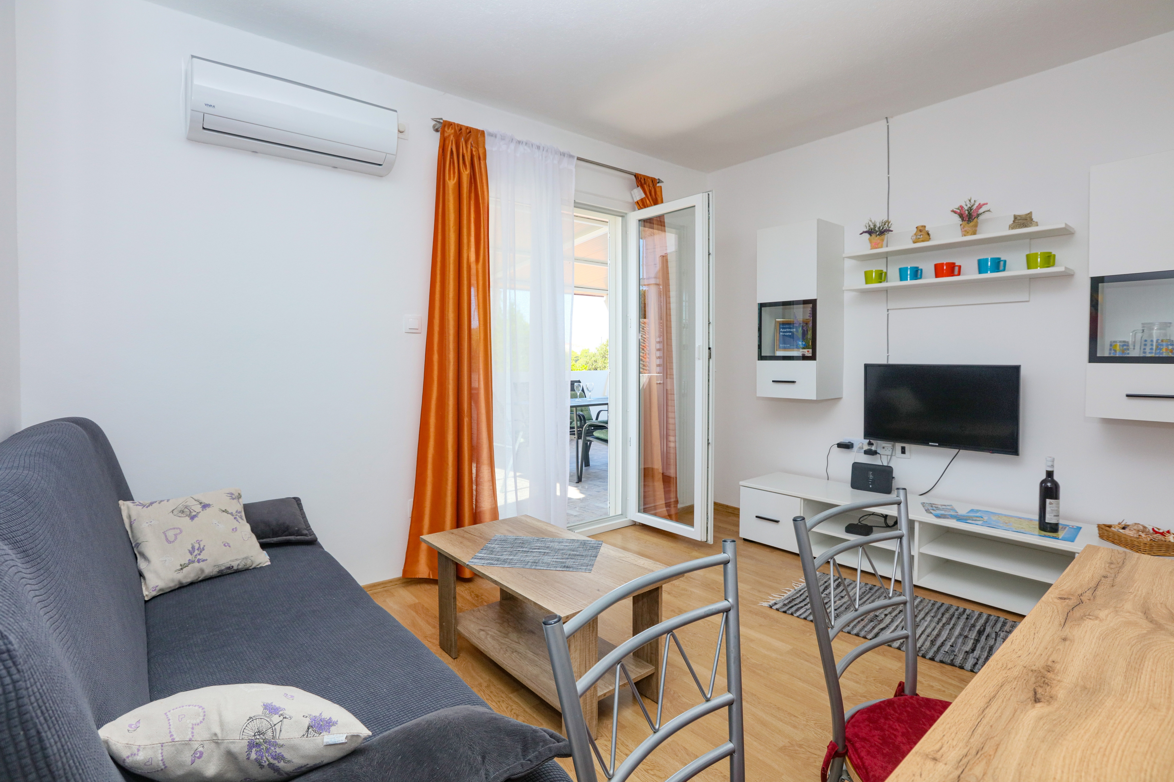 Two bedroom apartment with terrace and sea view Ražanj, Rogoznica (A-17328-a)