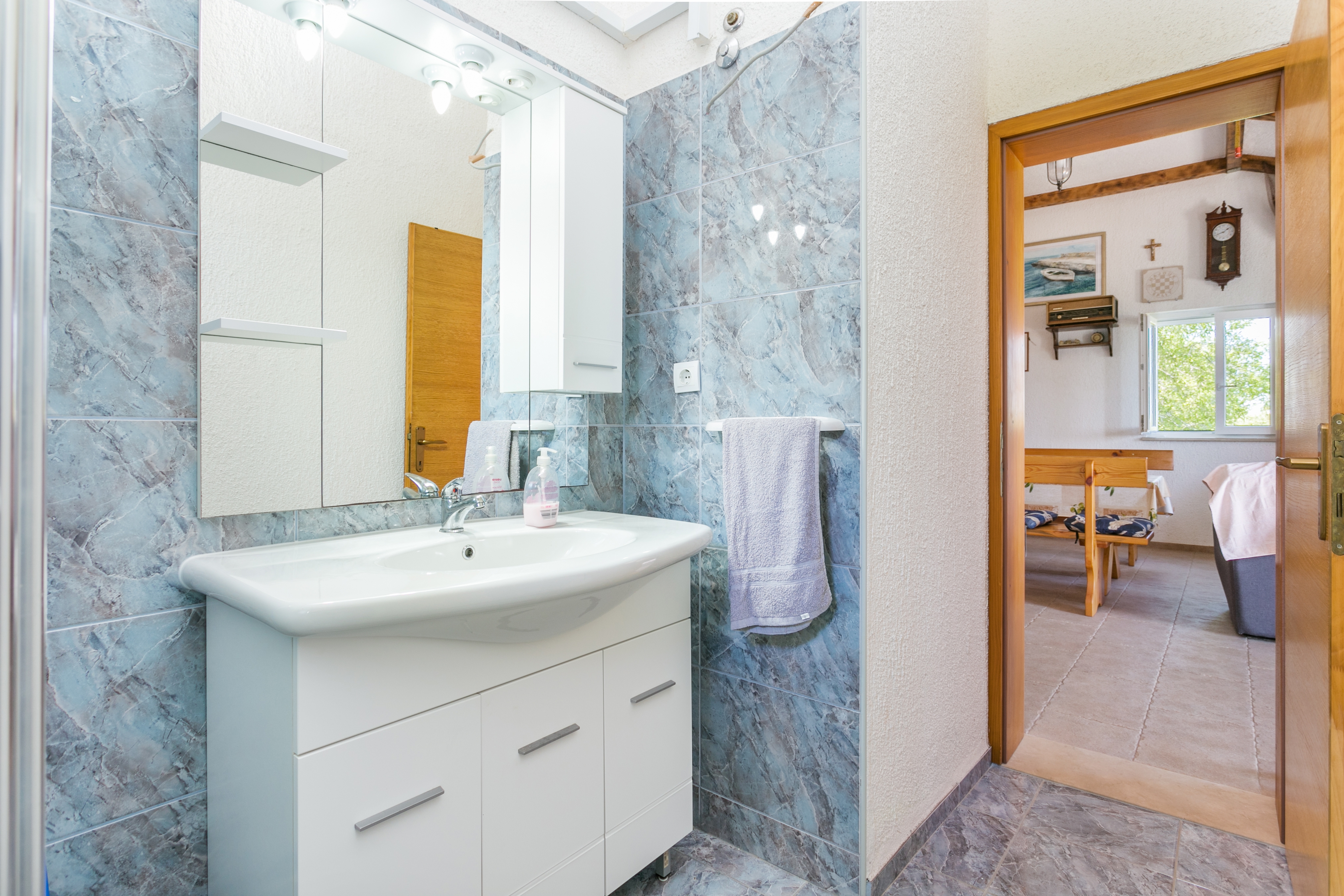 One bedroom house with terrace and sea view Supetar, Brač  K