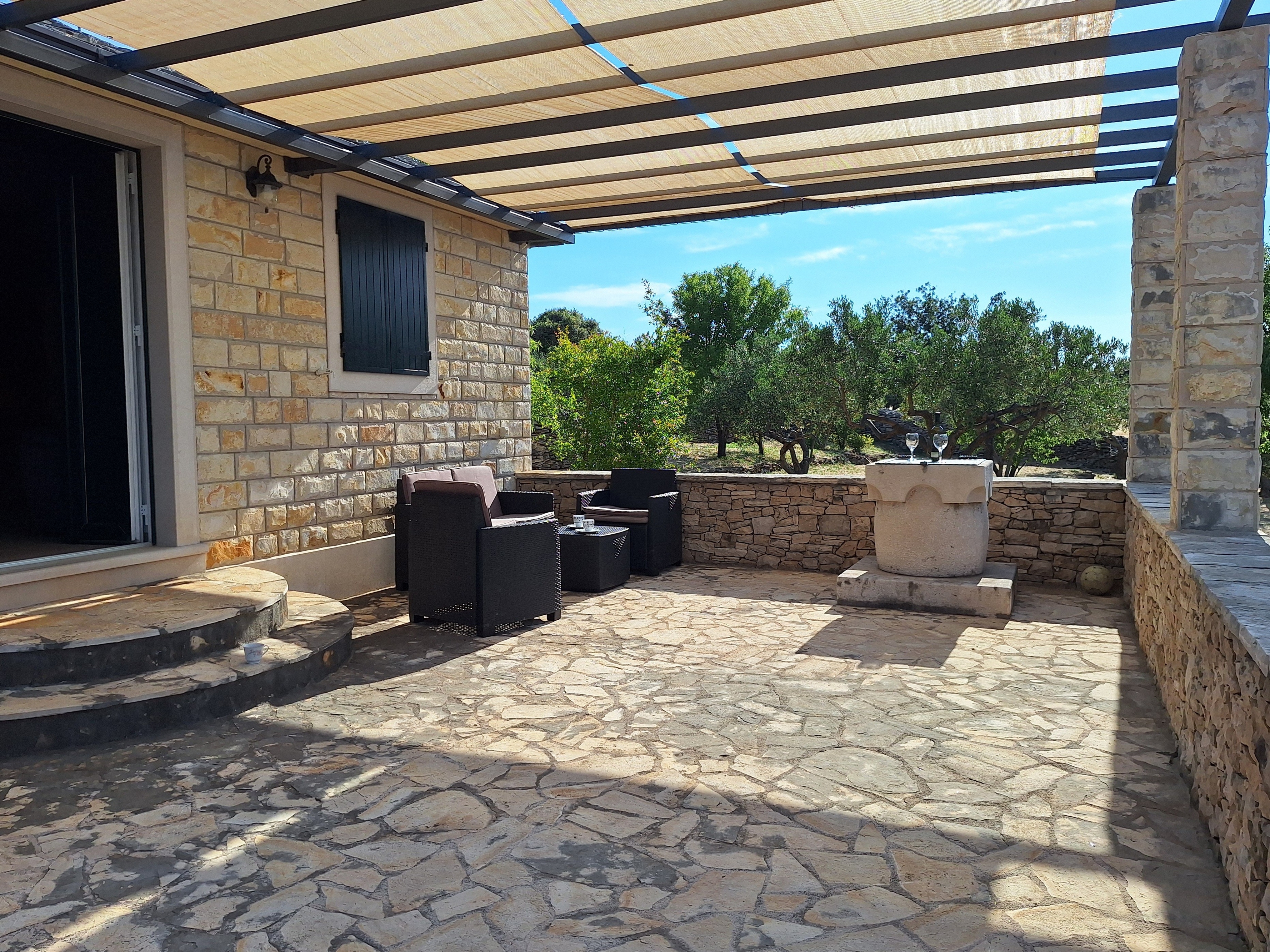 One bedroom house with terrace and sea view Supetar, Brač  K