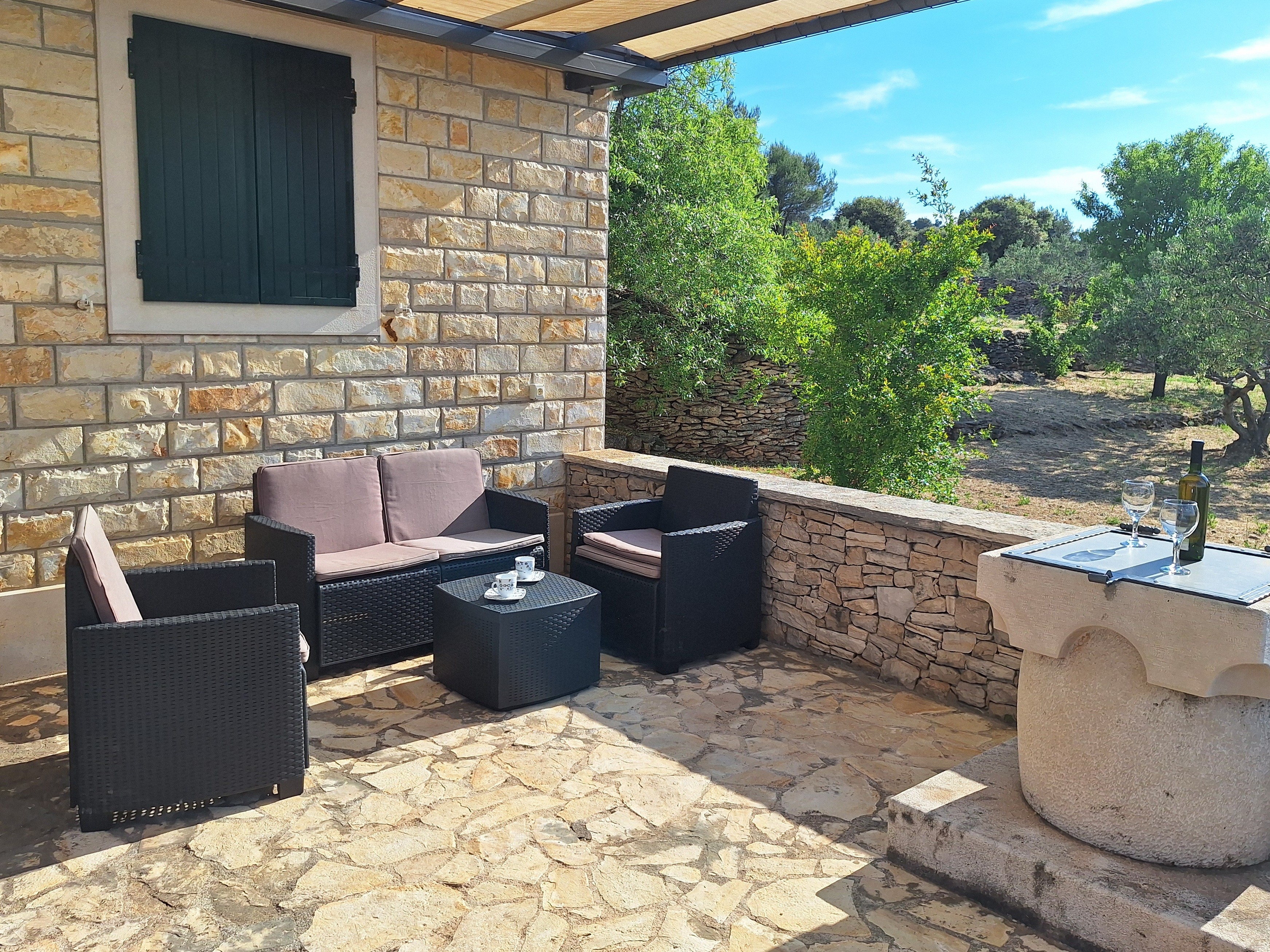 One bedroom house with terrace and sea view Supetar, Brač  K