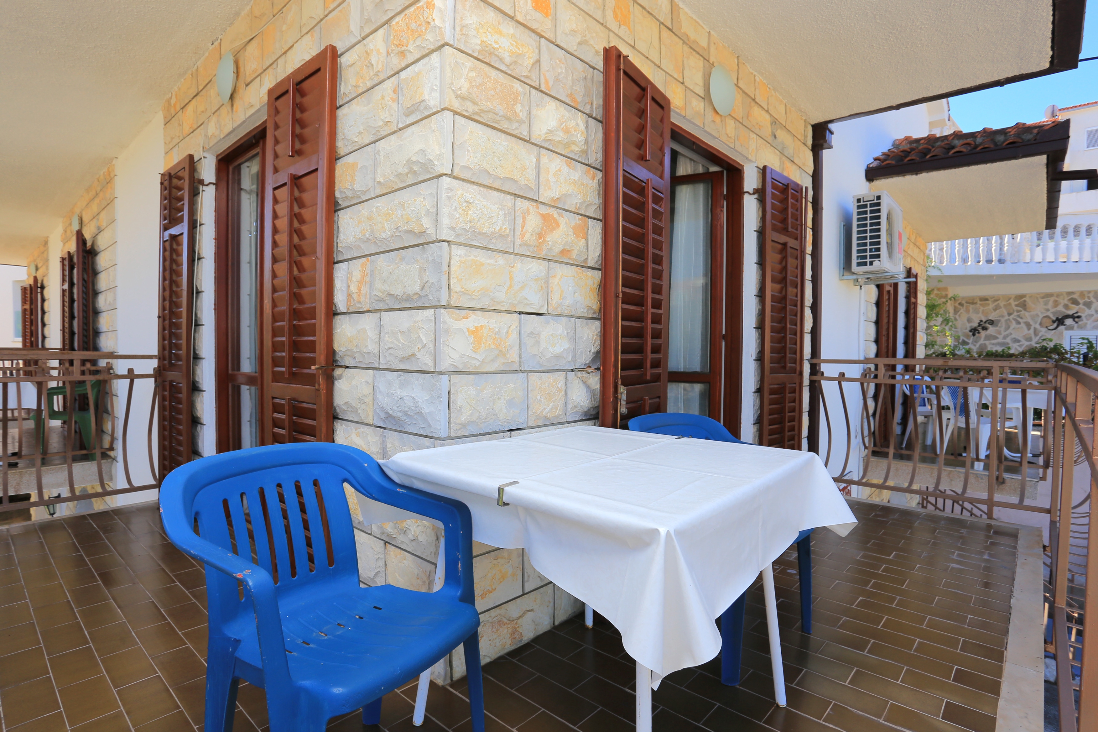 Three bedroom apartment with balcony and sea view Arbanija, Čiovo  A-a