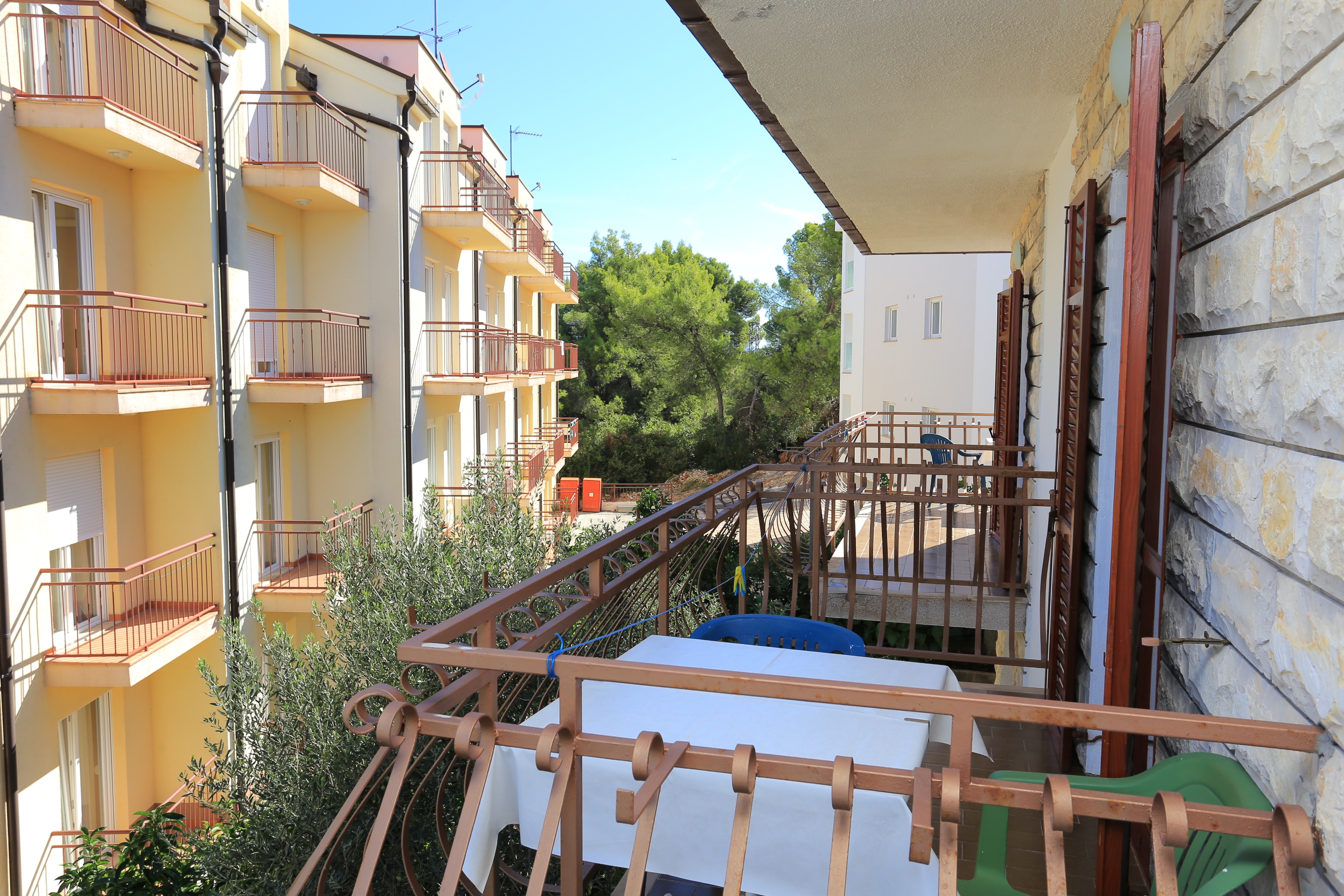Three bedroom apartment with balcony and sea view Arbanija, Čiovo  A-a