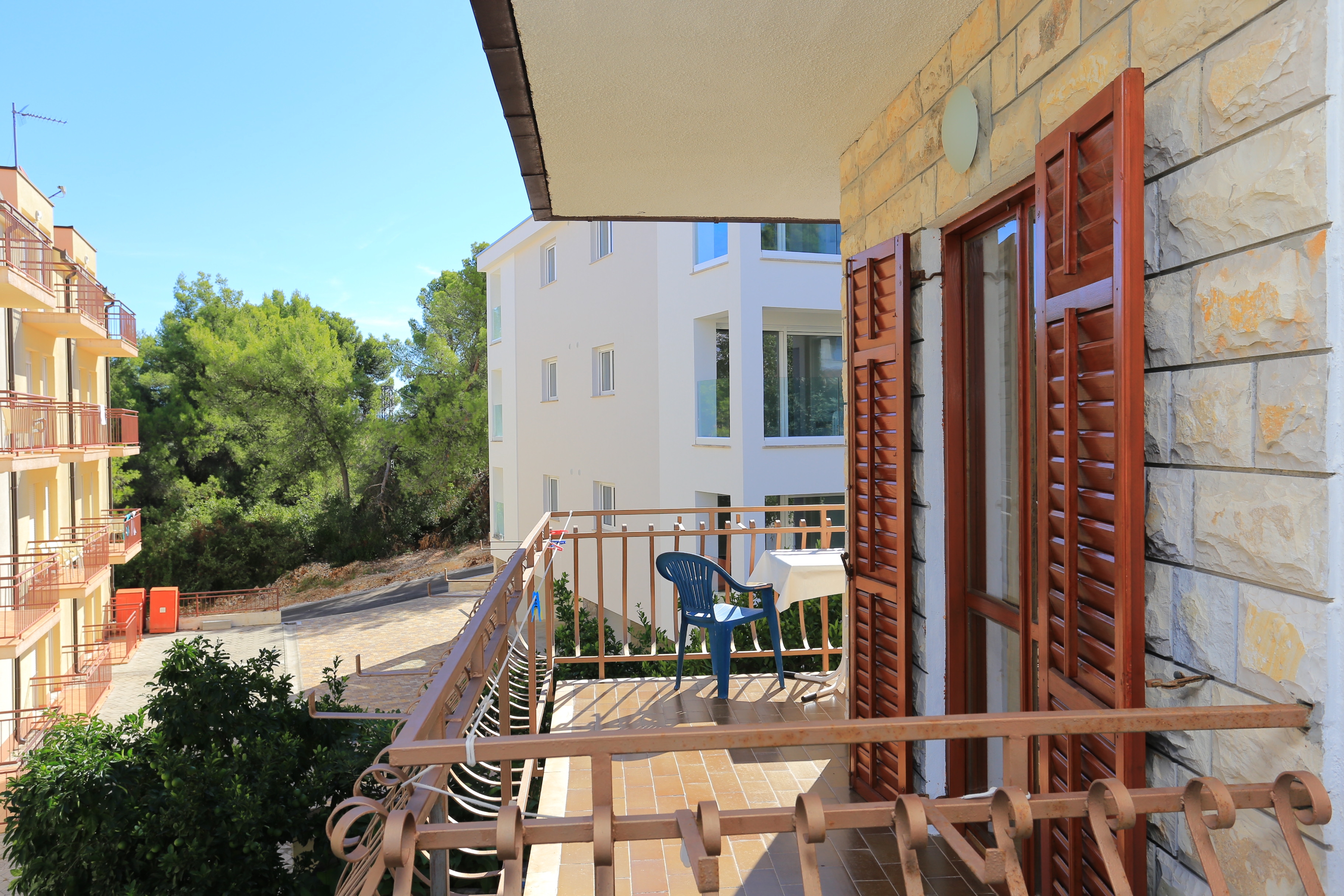Three bedroom apartment with balcony and sea view Arbanija, Čiovo  A-a