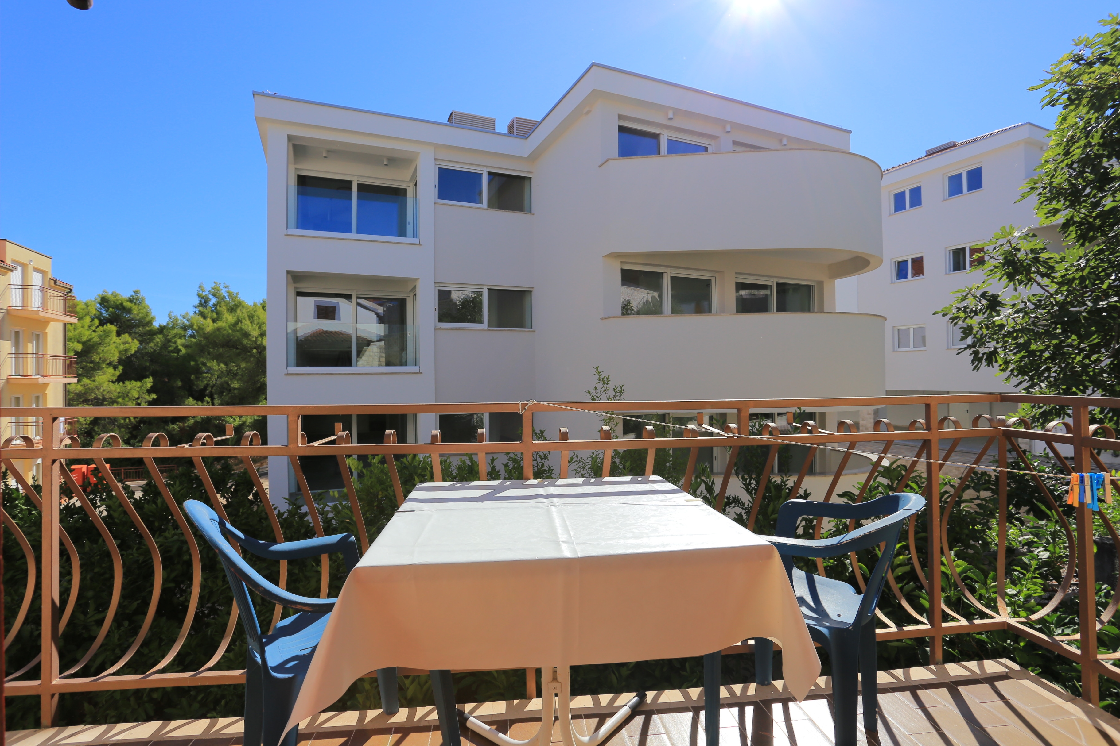 Three bedroom apartment with balcony and sea view Arbanija, Čiovo  A-a