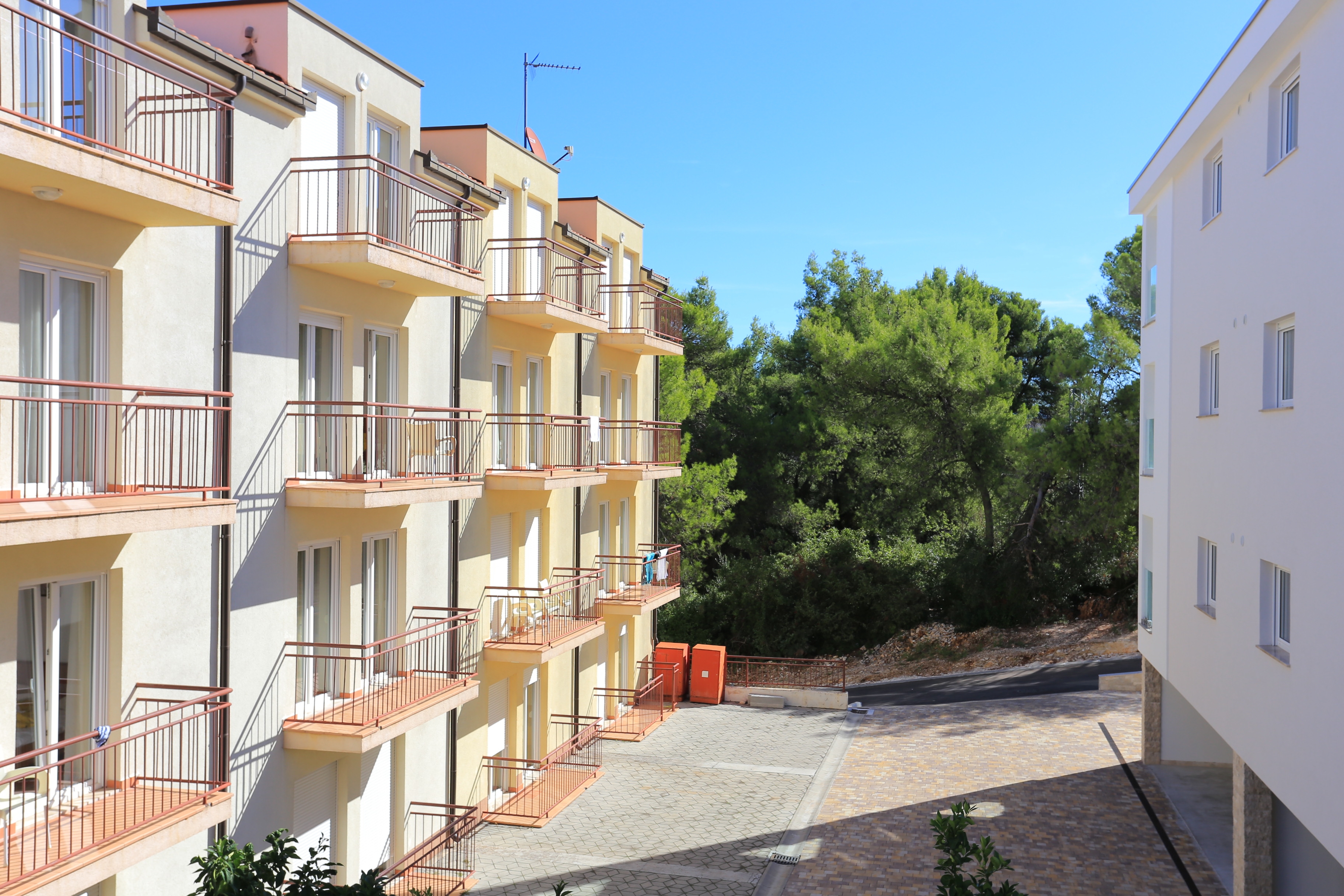 Three bedroom apartment with balcony and sea view Arbanija, Čiovo  A-a