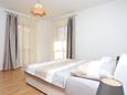 Спальня 1 Arbanija, Спальня 1 в размещении типа apartment, WiFi.
