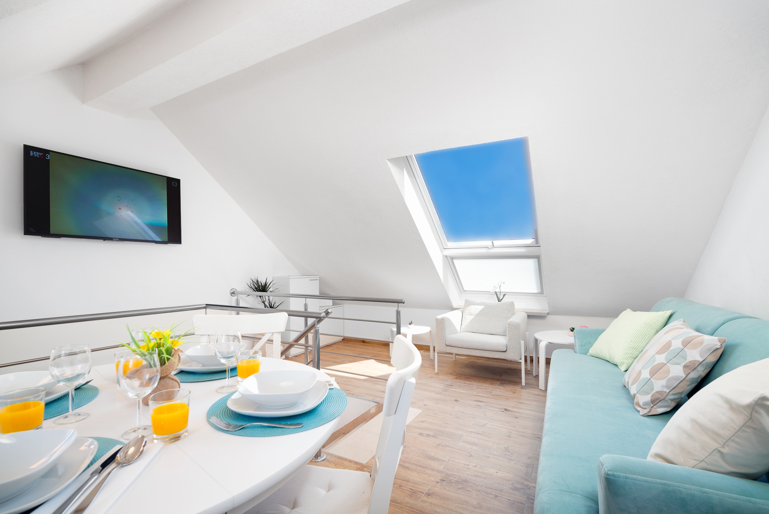 Three bedroom house with balcony and sea view Škrip, Brač (K-17345) Three bedroom house with balcony and sea view Škrip, Brač (K-17345)