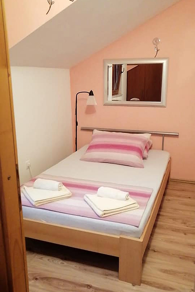 Four bedroom house with terrace Škrip, Brač  K