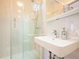 Ванная комната 2 Zadar, Ванная комната 2 в размещении типа apartment, WiFi.