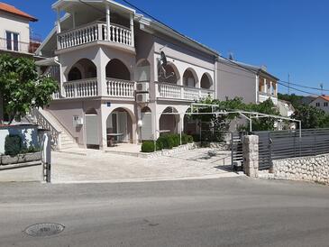 Objekt Crikvenica, Crikvenica, Objekt 17356 - Apartmaji s prodnato plažo.