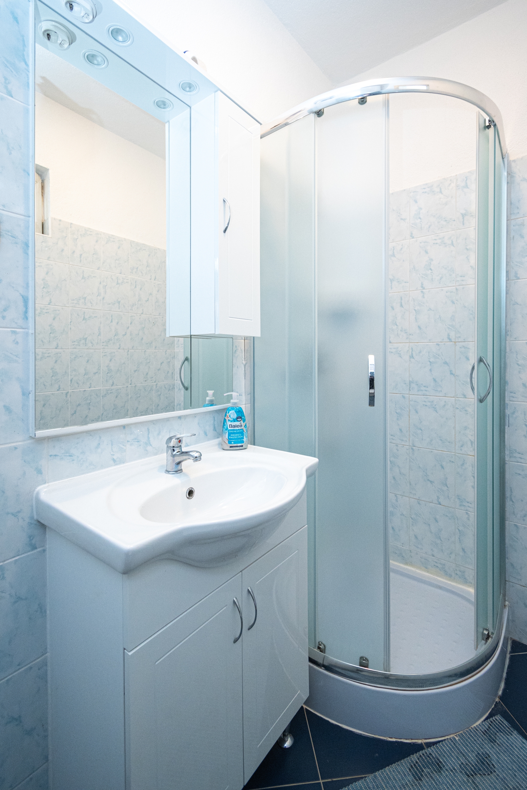 One bedroom apartment with terrace and sea view Tkon, Pašman  A-c