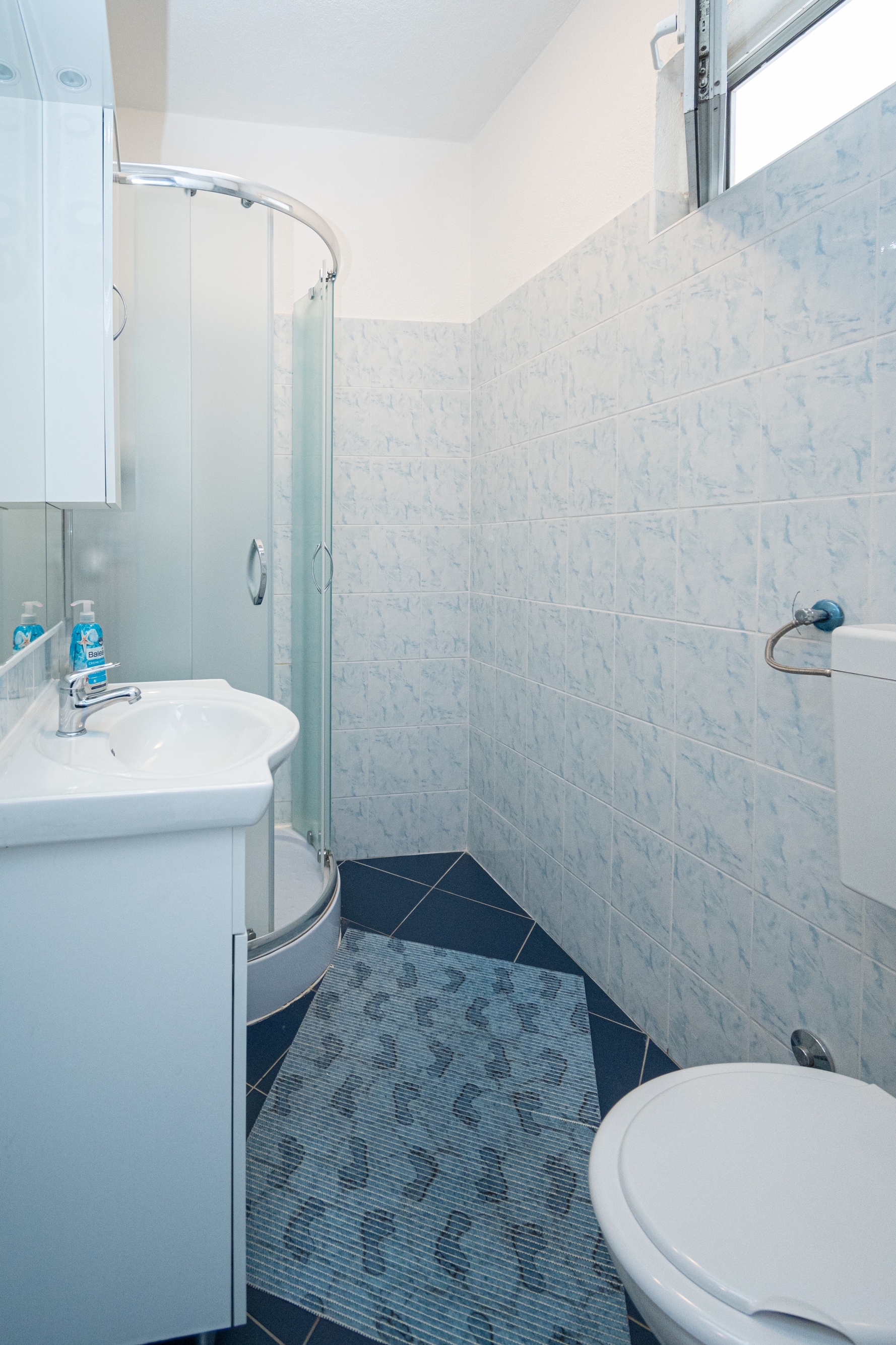 One bedroom apartment with terrace and sea view Tkon, Pašman  A-c
