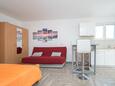 Tkon, Jídelna v ubytování typu studio-apartment, WiFi.