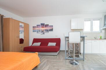 Tkon, Jídelna v ubytování typu studio-apartment, WiFi.