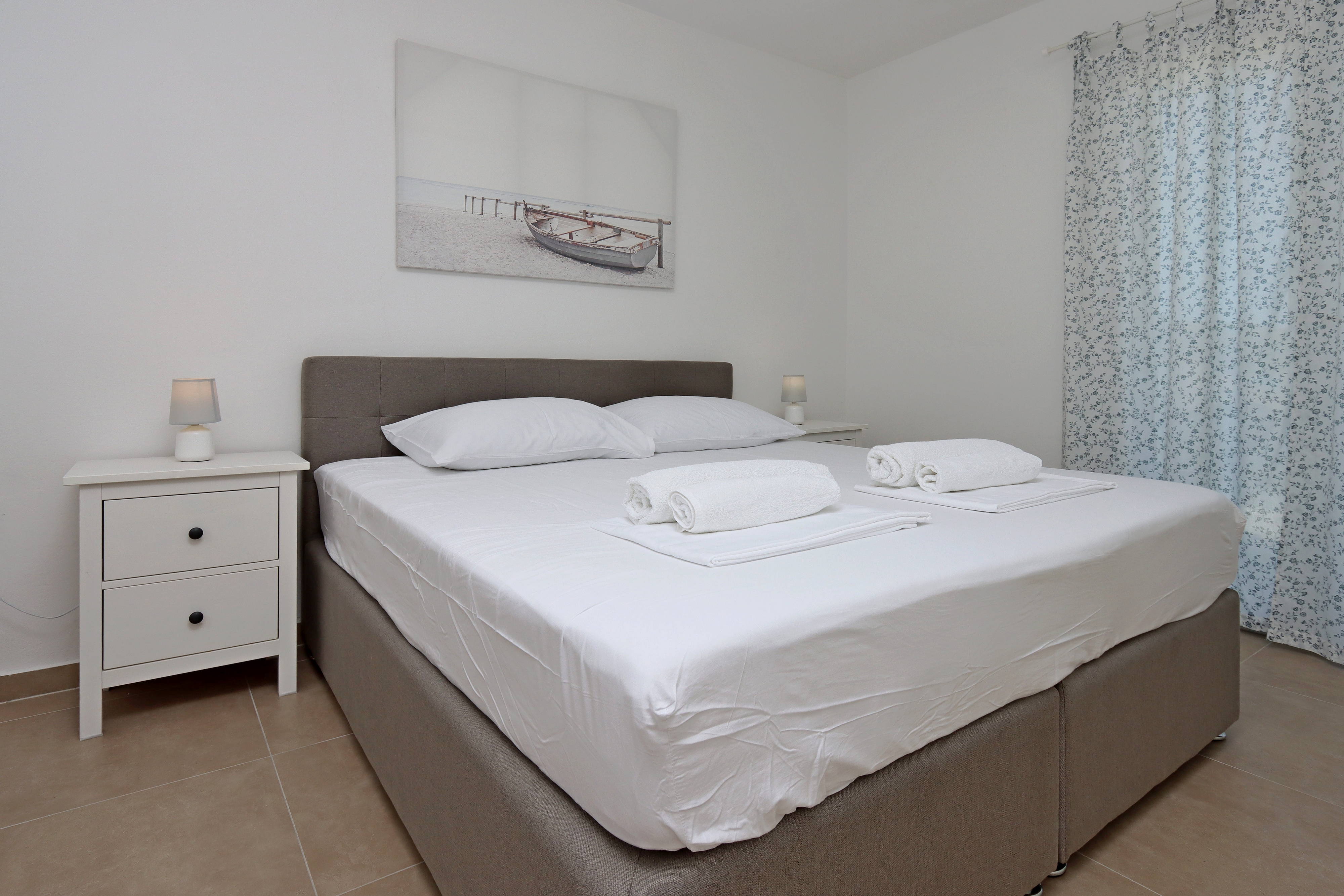 Three bedroom apartment with terrace and sea view Kampor, Rab  A-b