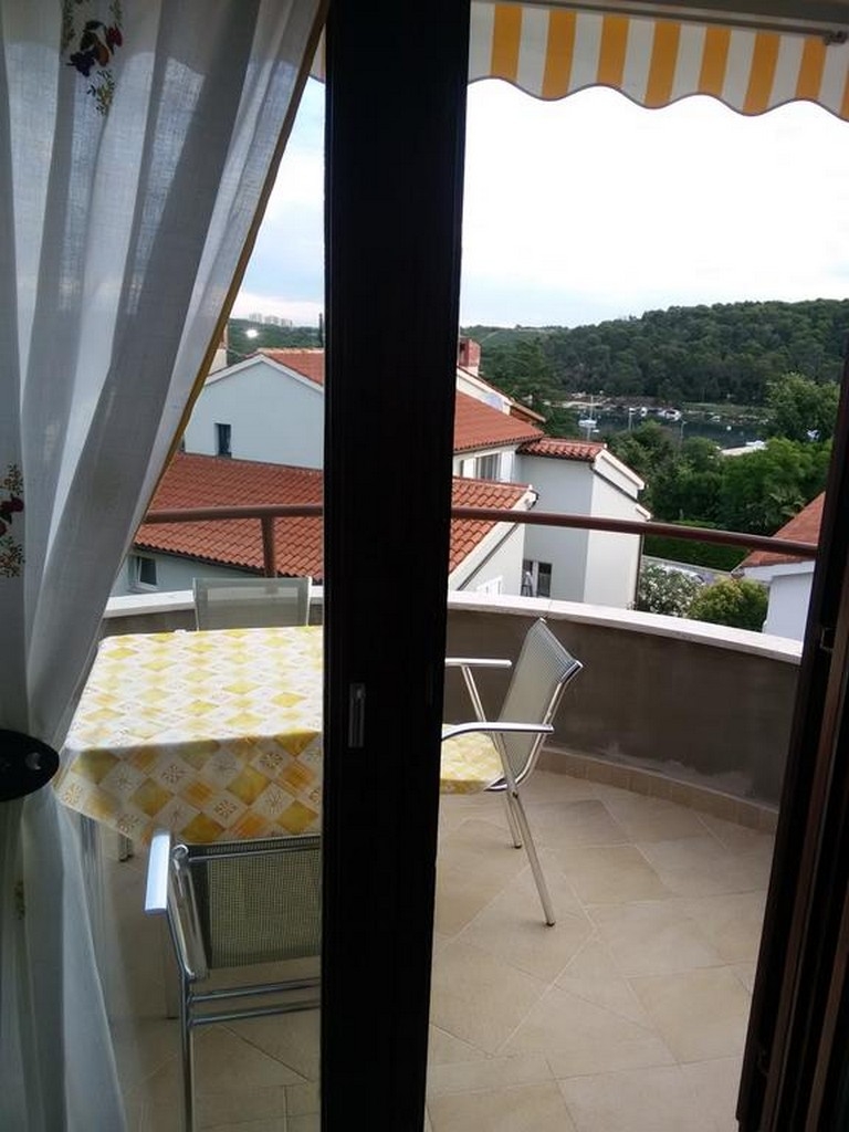 Two bedroom apartment with terrace and sea view Banjole, Pula  A-a