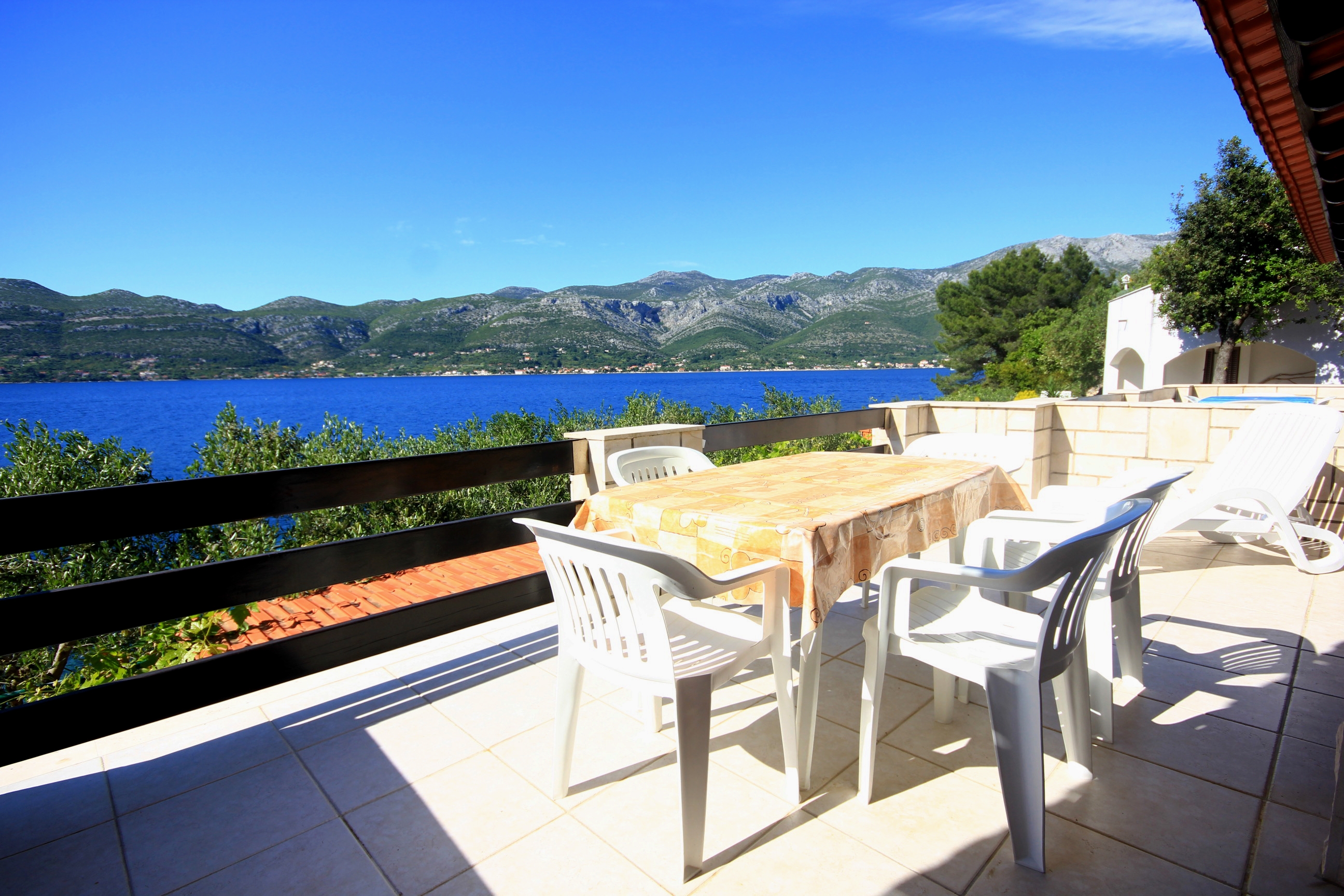 One bedroom apartment near beach Tri Žala, Korčula (A-174-b)