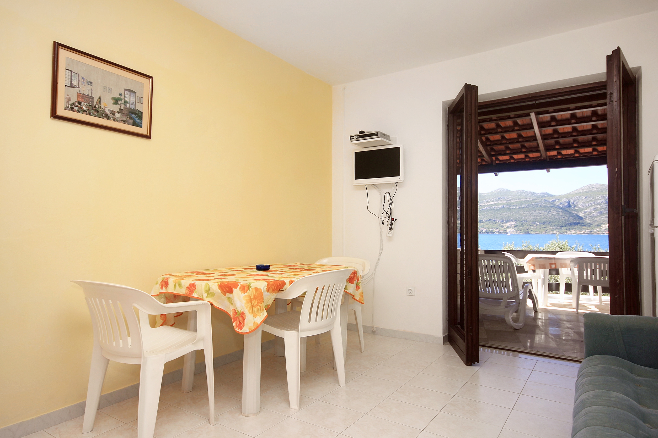One bedroom apartment near beach Tri Žala, Korčula (A-174-c)