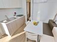 Blagovaonica Pašman, Blagovaonica u smještaju tipa apartment, dostupna klima i WiFi.