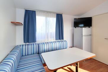 Pašman, Sala da pranzo nell'alloggi del tipo apartment, condizionatore disponibile e WiFi.