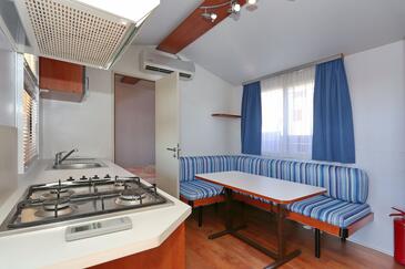 Jedilnica Pašman, Jedilnica v nastanitvi vrste apartment, dostopna klima in WiFi.