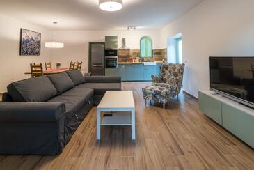 Vrbnik, Living room in the house, air condition available, (pet friendly) and WiFi.